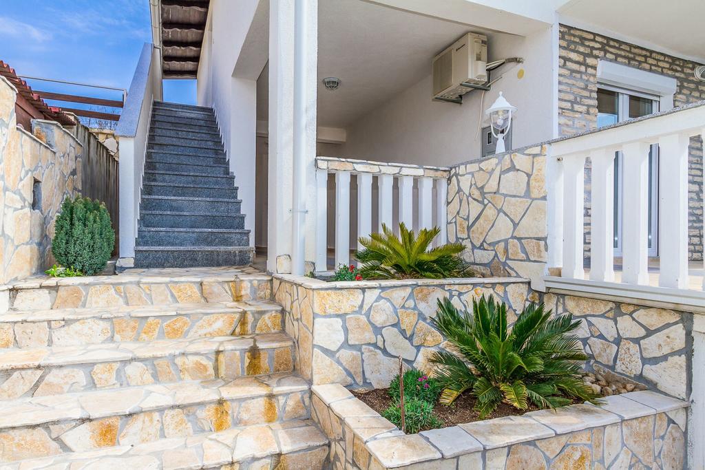 Apartmani Bregovec マスレニツァ エクステリア 写真